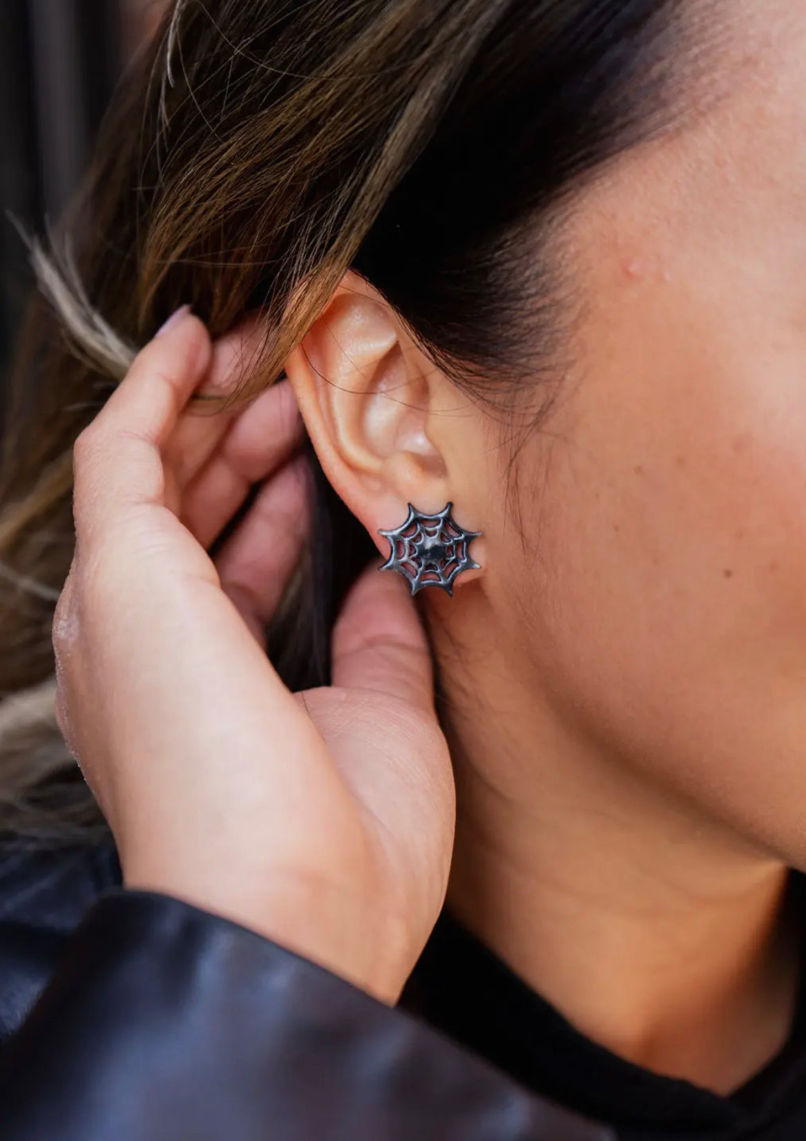 Spiderweb Studs